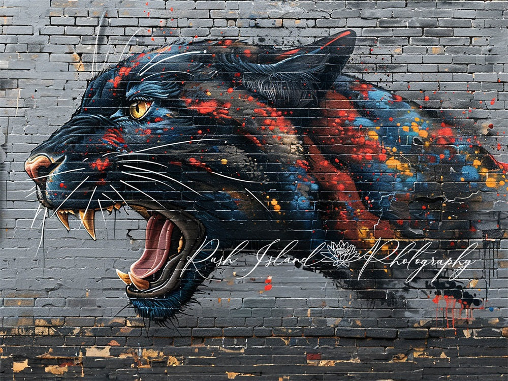 Arte Fine Art Colorata Graffiti Feroce Pantera Nera Sfondo in Mattoni Grigi Progettato da Laura Bybee