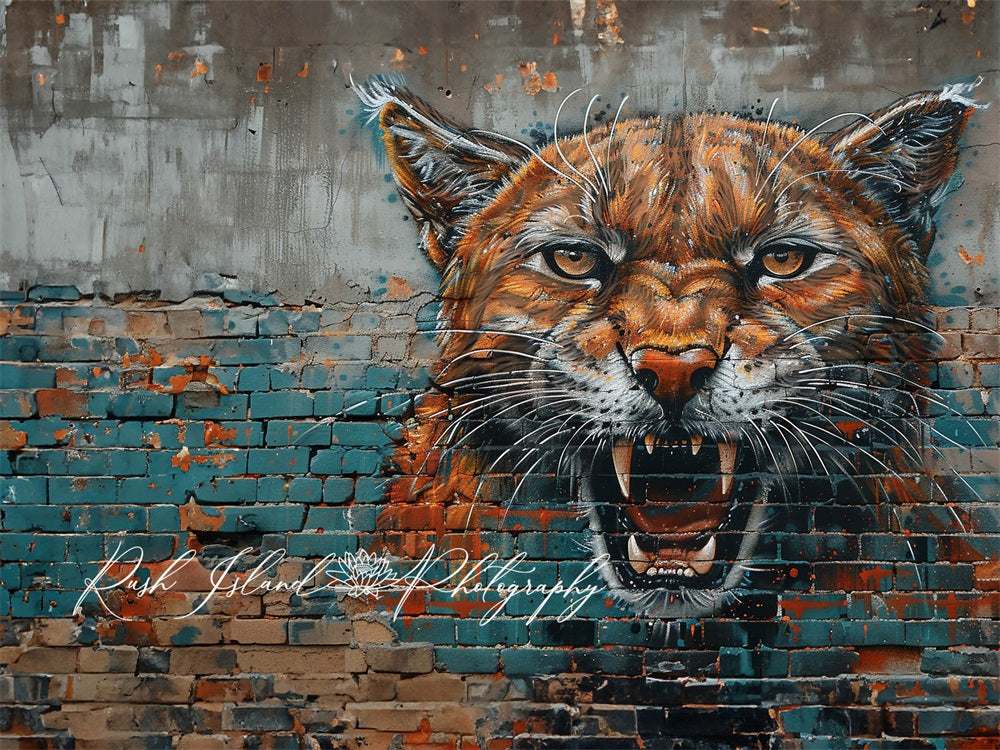 Arte en Fino Naranja Feroz Grafiti de la Aldea Retro Verde Oscuro y Gris de Ladrillo Roto Fondo Diseñado por Laura Bybee.