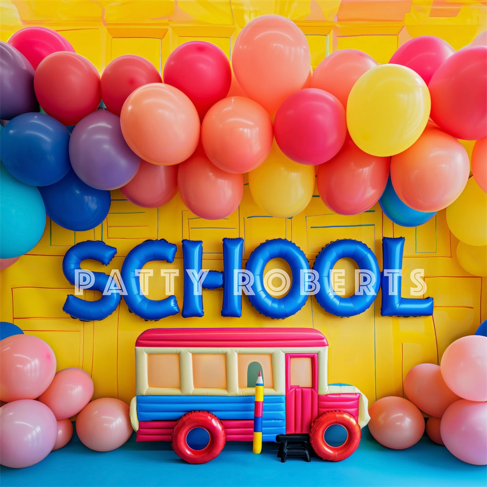 Terug naar School Kleurrijke Ballonnenboog Geel Muurachtergrond Ontworpen door Patty Robert