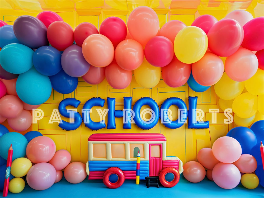 Terug naar School Kleurrijke Ballonnenboog Geel Muurachtergrond Ontworpen door Patty Robert