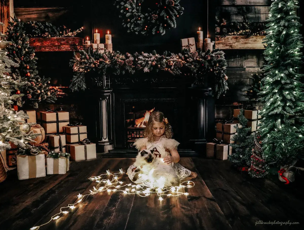 Kerst Zwarte Moderne Openhaard Bruine Houten Gestreepte Muur Foto Achtergrond Ontworpen door Emetselch