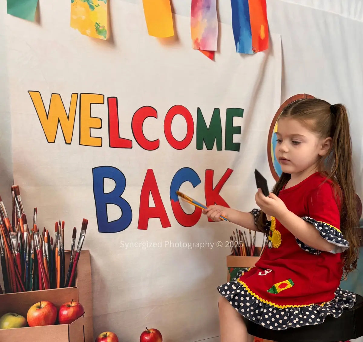 Back to School Art Supplies Paintkwasten Foto Achtergrond Designed by Emetselch