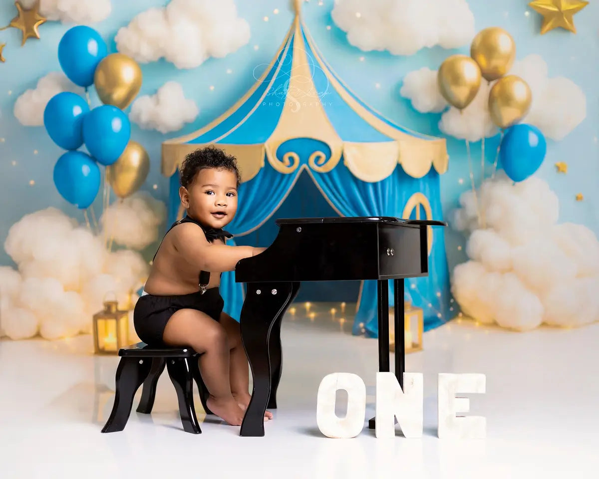 Kate Cake Smash Blue Circus Tent Balloon Backdrop Designed by Ashley Paul