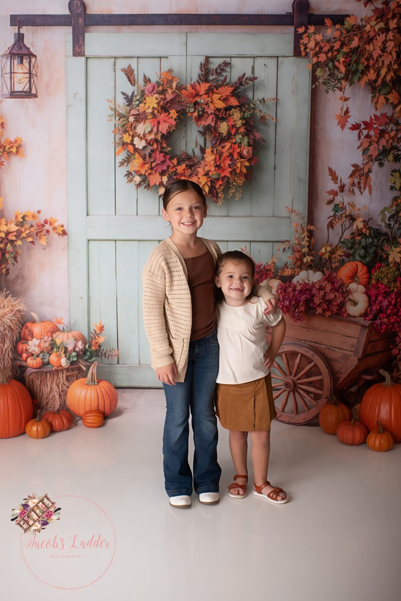 Fondo de puerta de calabazas rústicas de otoño diseñado por Emetselch