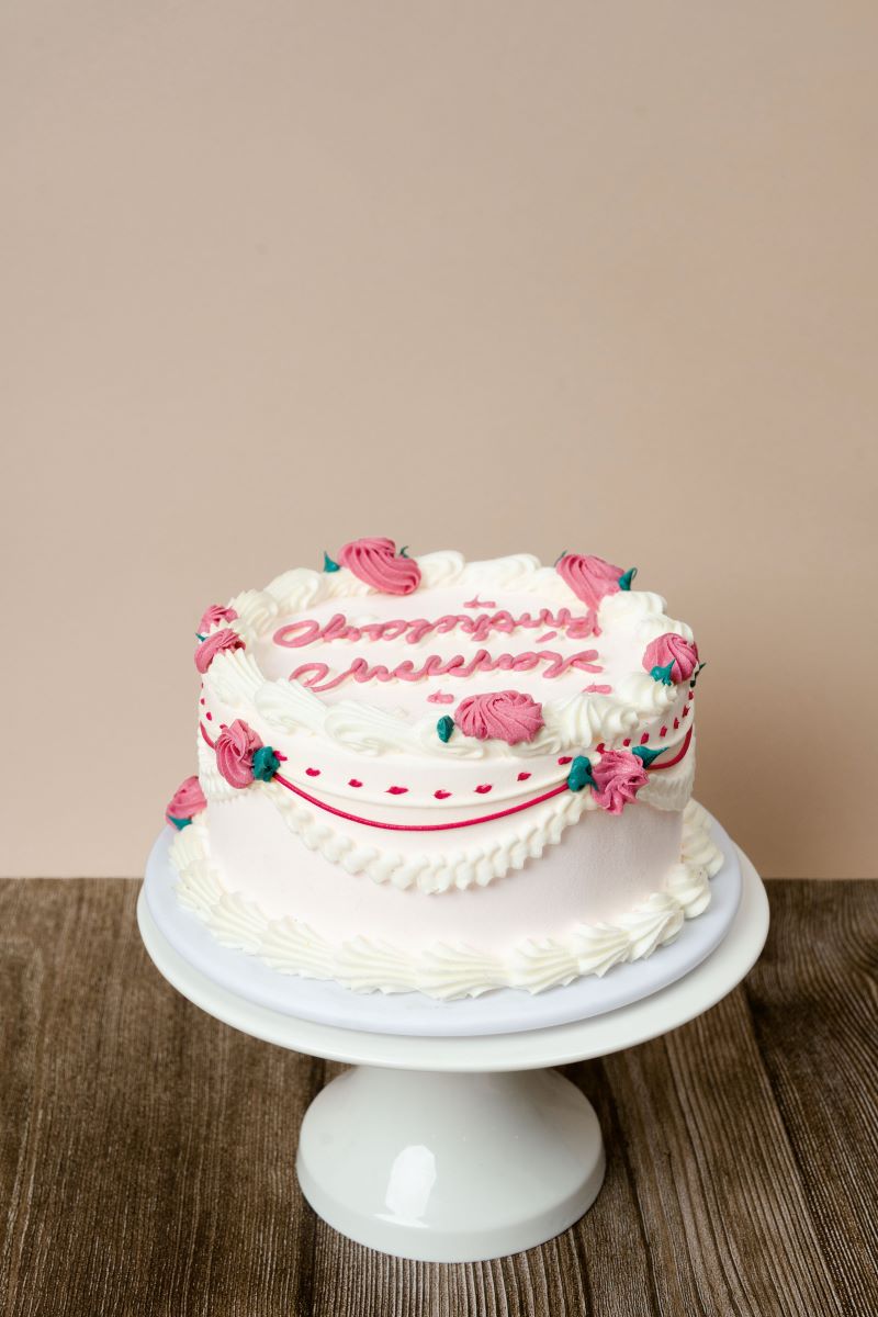 Kate Cream Seamless Paper Backdrop with cake