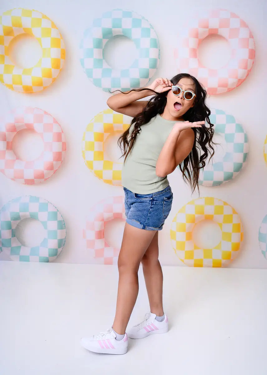 Anillo Flotante de Verano a Cuadros Backdrop Designed by Ashley Paul