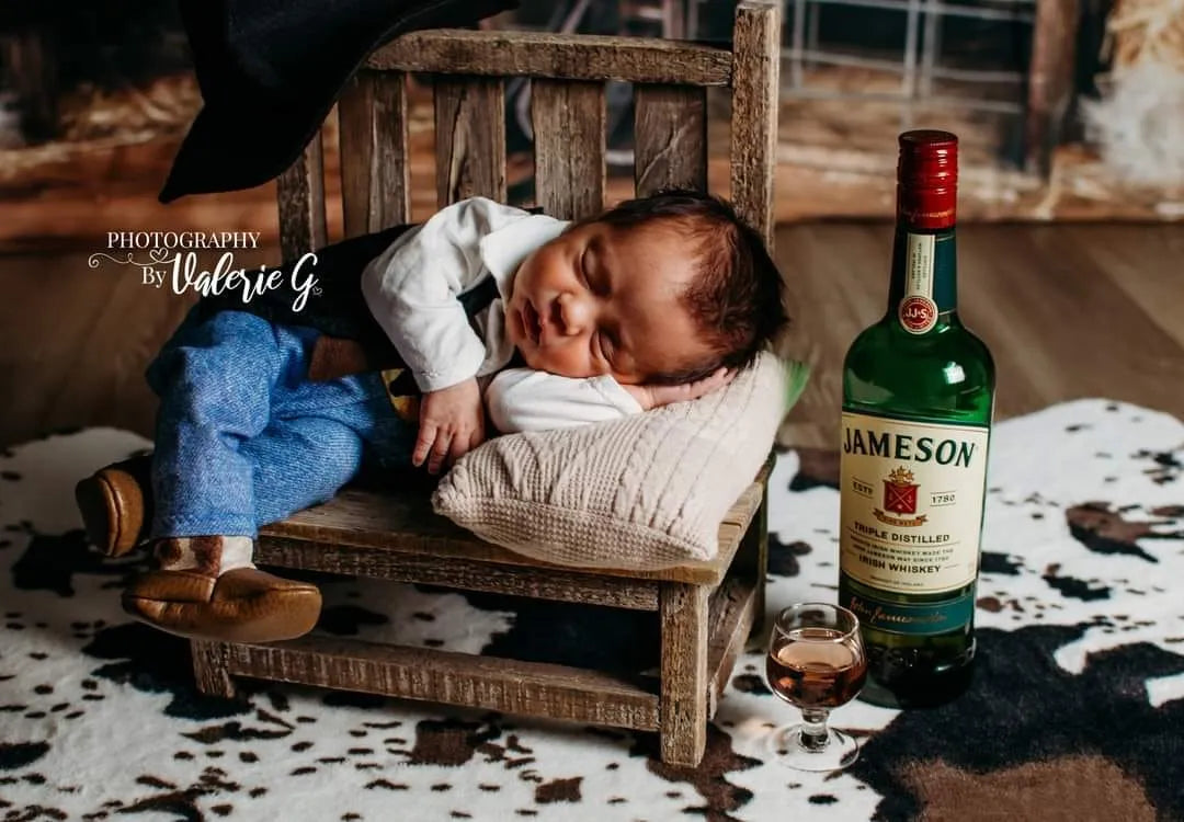 Cake Smash Wild West Sfondo in Pile Retro Progettato da Arica Kirby