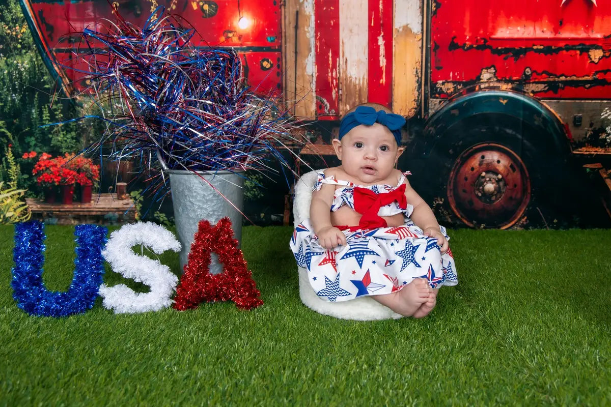 White Newborn Baby Coach Sofa 0 to 6 Months Studio Photo Prop