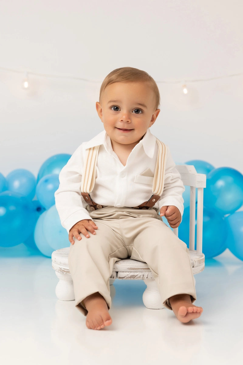 Silla de madera blanca vintage para fotografía de recién nacidos