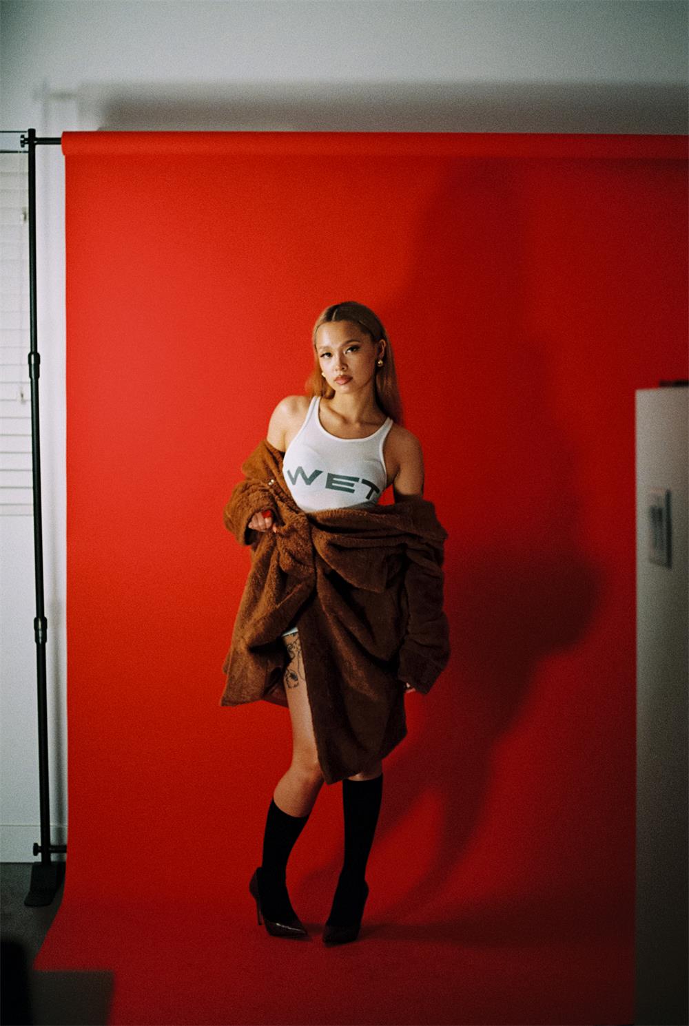 Kate Scarlet Red Seamless Paper Backdrop for Photography