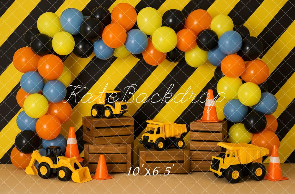 Fondo de globos de obra de construcción Cake Smash Diseñado por Patty Roberts