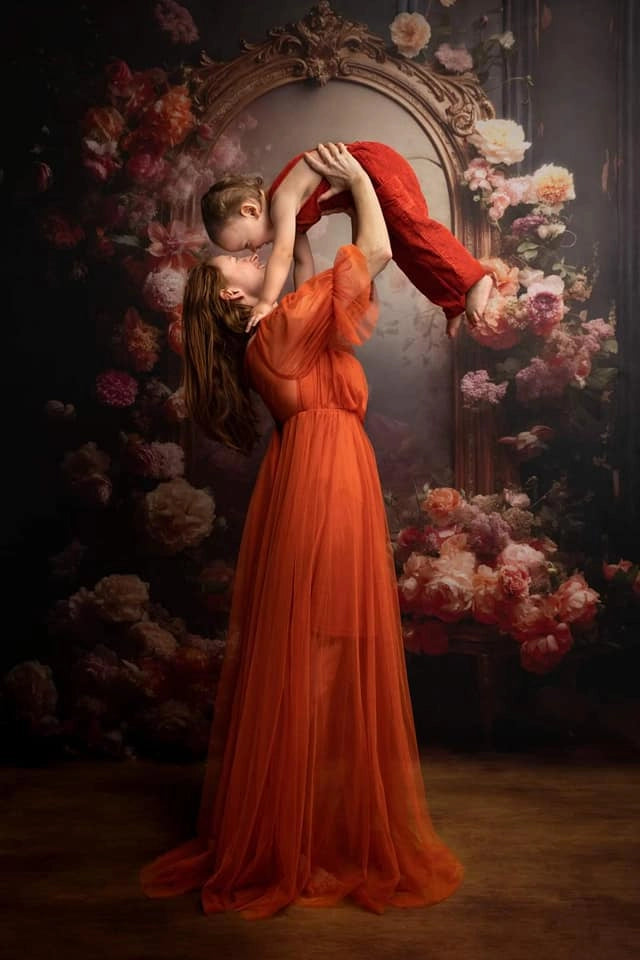 Fondo de espejo floral rosado diseñado por Chain Photography