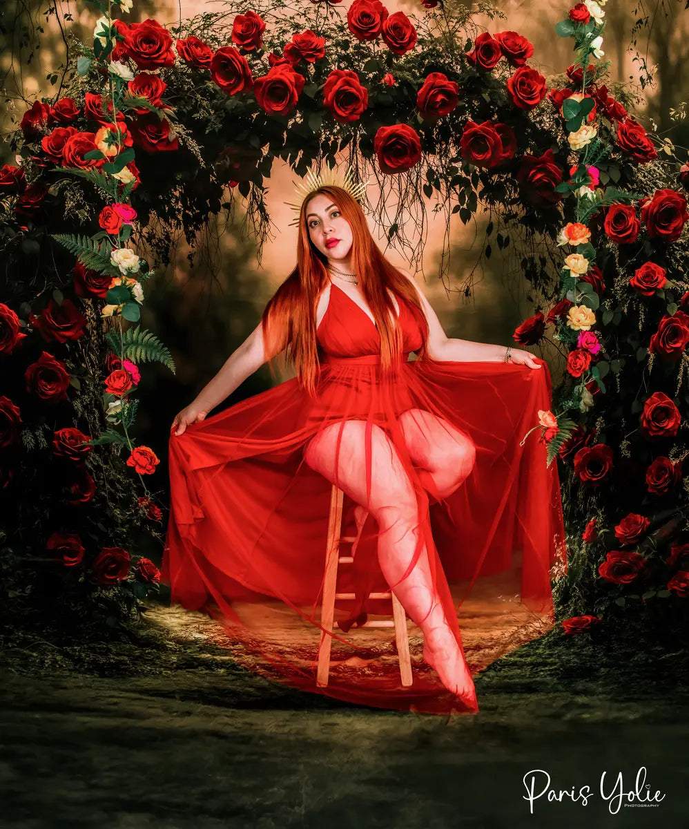 Arco di Fiori di Rose Rosse Fondo