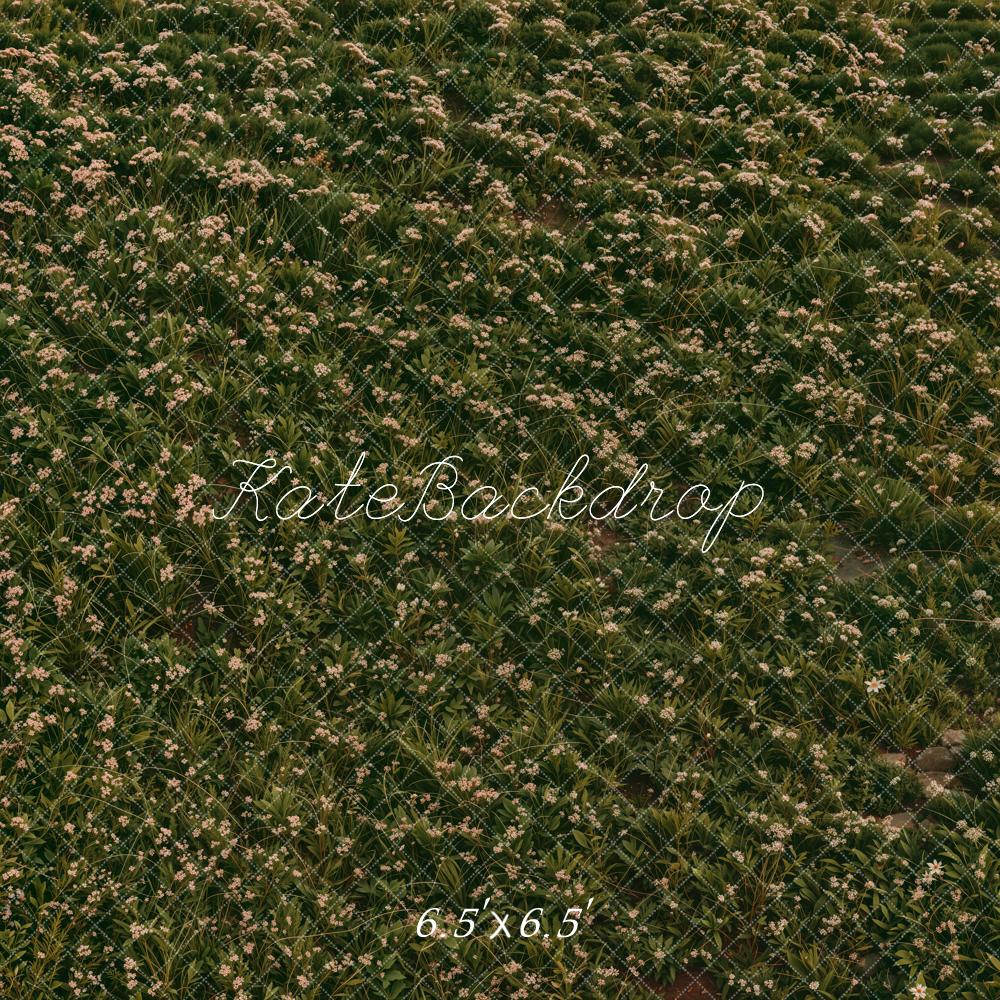 Spring Green Floral Meadow Foto Achtergrond Designed by Emetselch