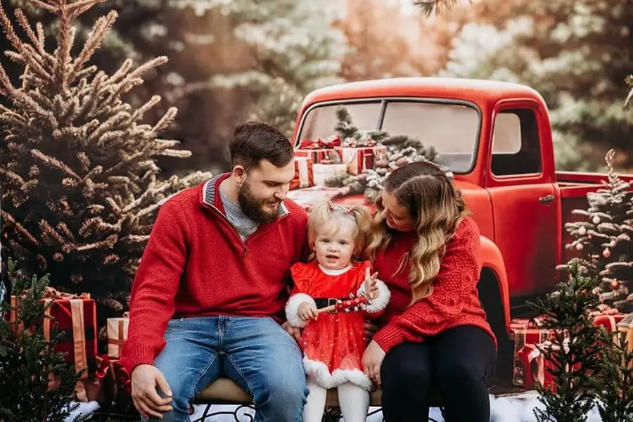 Sfondo a Quadri di Foresta con Camion Rosso di Natale Designed by Emetselch