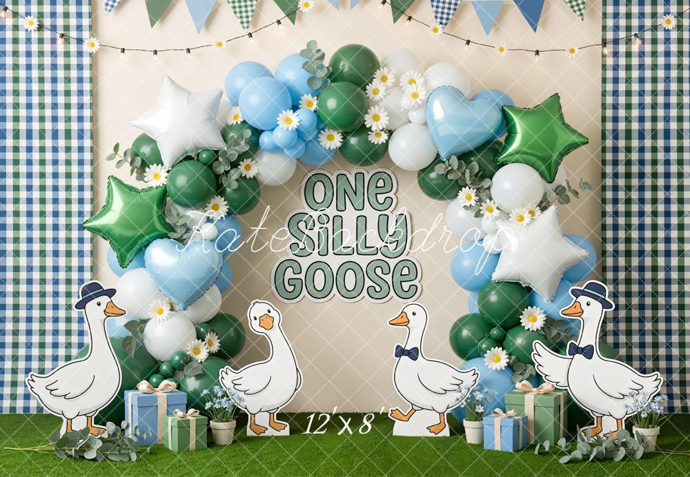Kate Cake Smash Silly Goose Balloon Arch Green Plaid Daisy Backdrop Designed by Emetselch