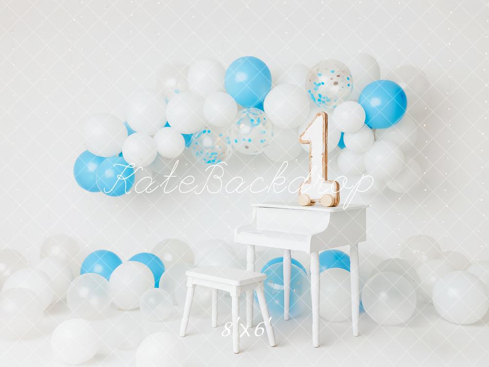 Primer Cumpleaños Minimalista de Piano Blanco con Globos Fondo Diseñado por Patty Roberts