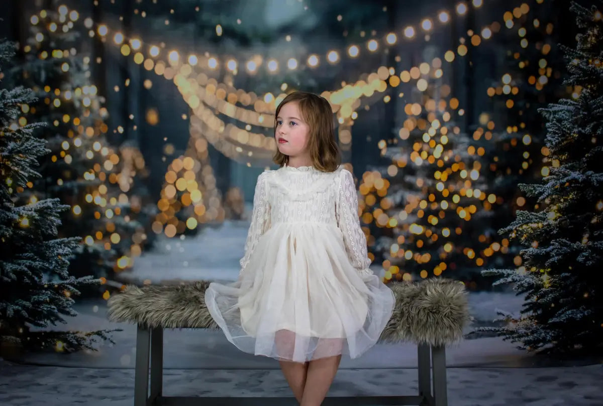 Fondo de bosque exterior de Navidad de invierno blanco diseñado por Emetselch