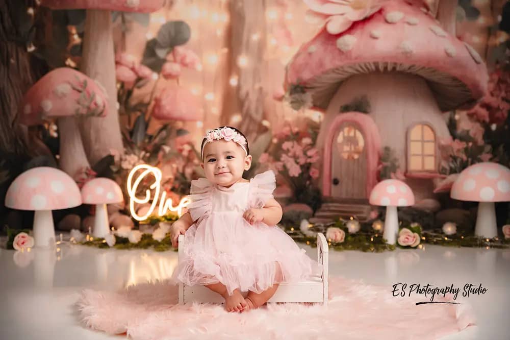 Fairy Fantasy Paddenstoelenhuis Boslichten Foto Achtergrond Designed by Ashley Paul