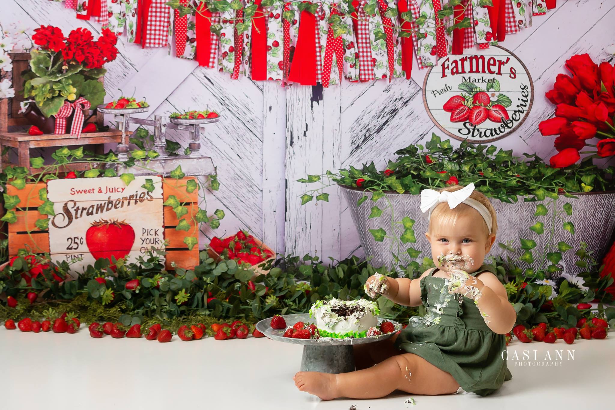 Kate Summer Strawberry White Wooden Board With Banners Backdrop - Kate Backdrop