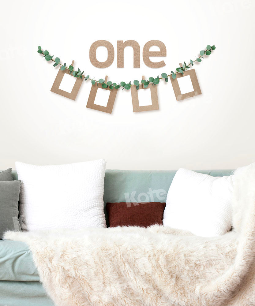 Fondo de cumpleaños para un sofá suave diseñado por Chain Photography.