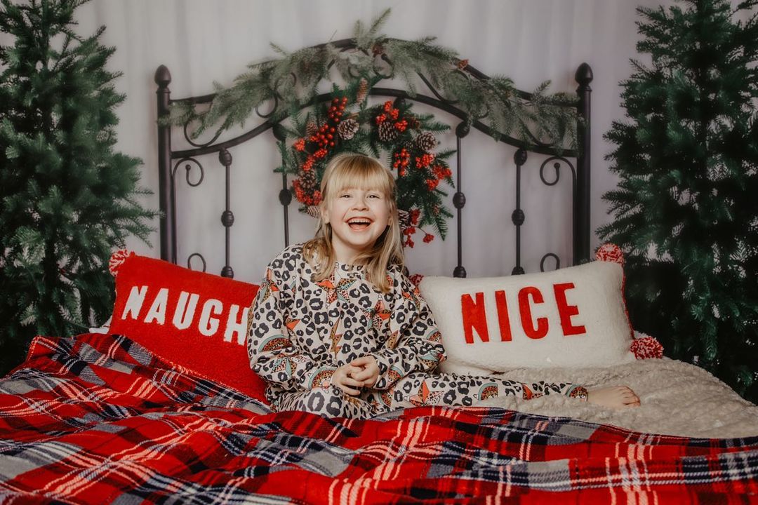 Kate Christmas Bed Backdrop Headboard Designed by Emetselch - Kate Backdrop