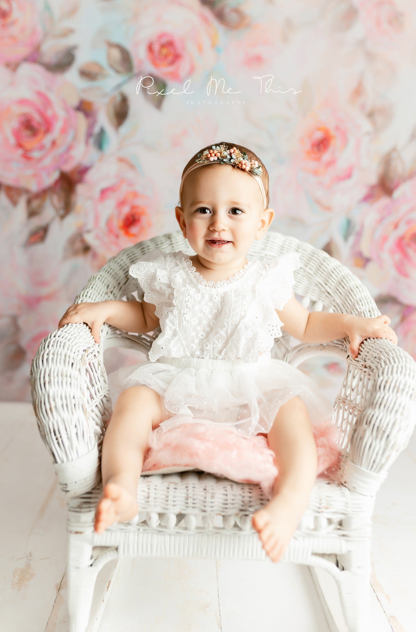 Bloemen achtergrond met fijne kunstbloemen voor zwangerschapsfotografie