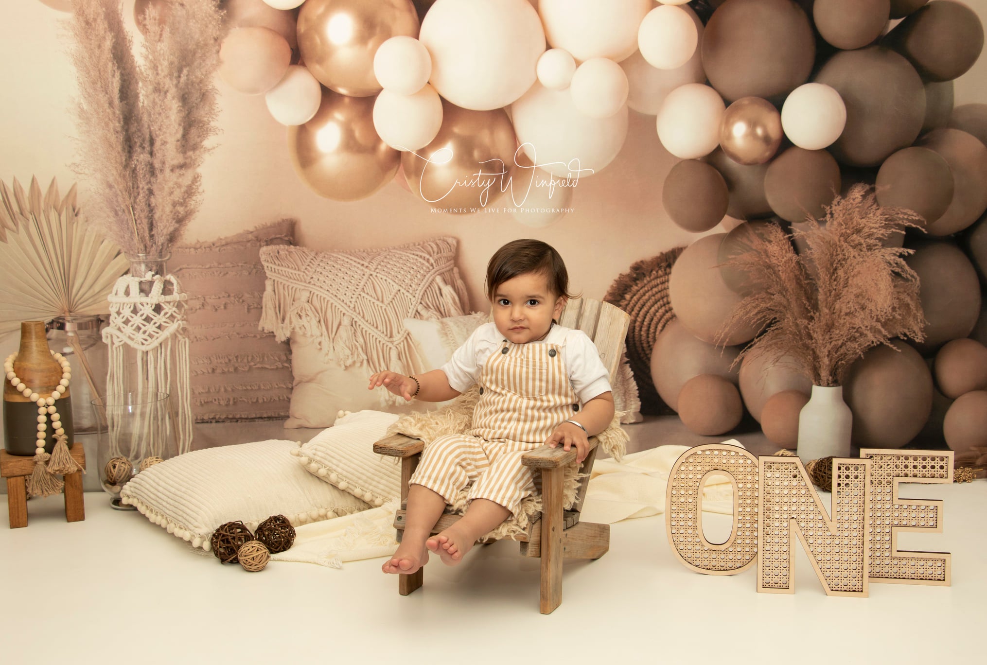 Fondos de globos boho, cojines de macramé diseñados por Mandy Ringe Photography