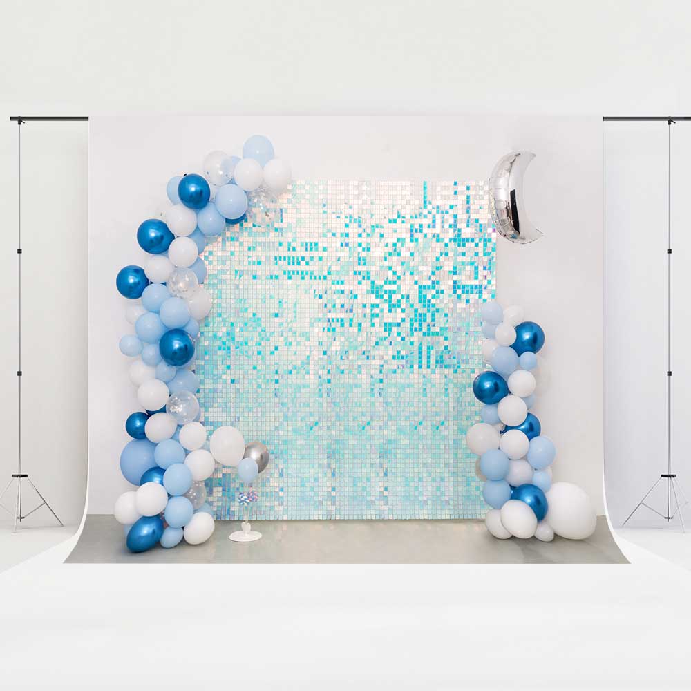Fondo de cumpleaños azul con globos de fiesta impresos brillantes diseñado por Emetselch.
