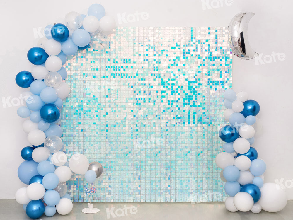 Fondo de cumpleaños azul con globos de fiesta impresos brillantes diseñado por Emetselch.