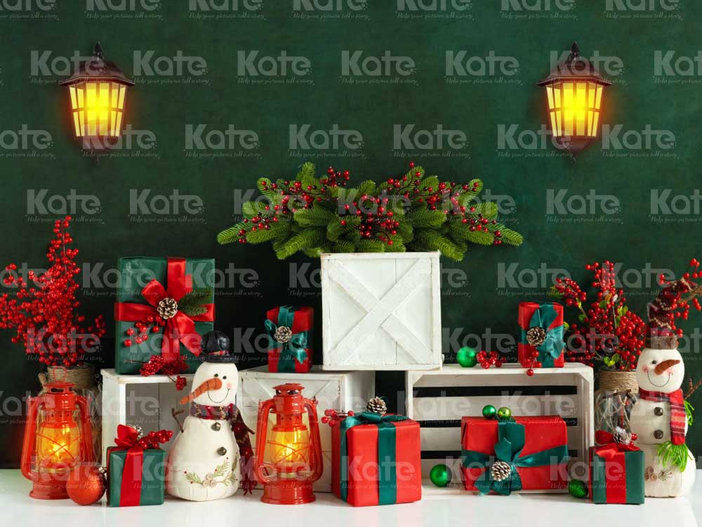 Kerst Groene Muur Geschenken Licht Foto Achtergrond Ontworpen door Emetselch
