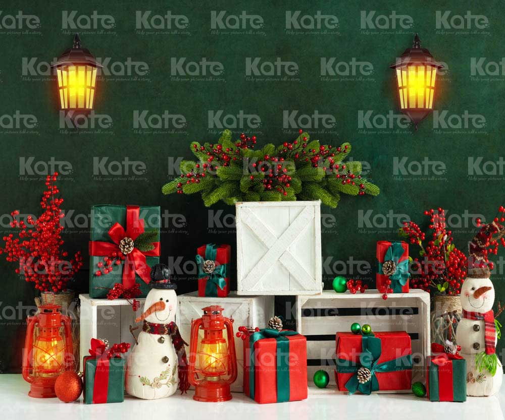 Kerst Groene Muur Geschenken Licht Foto Achtergrond Ontworpen door Emetselch