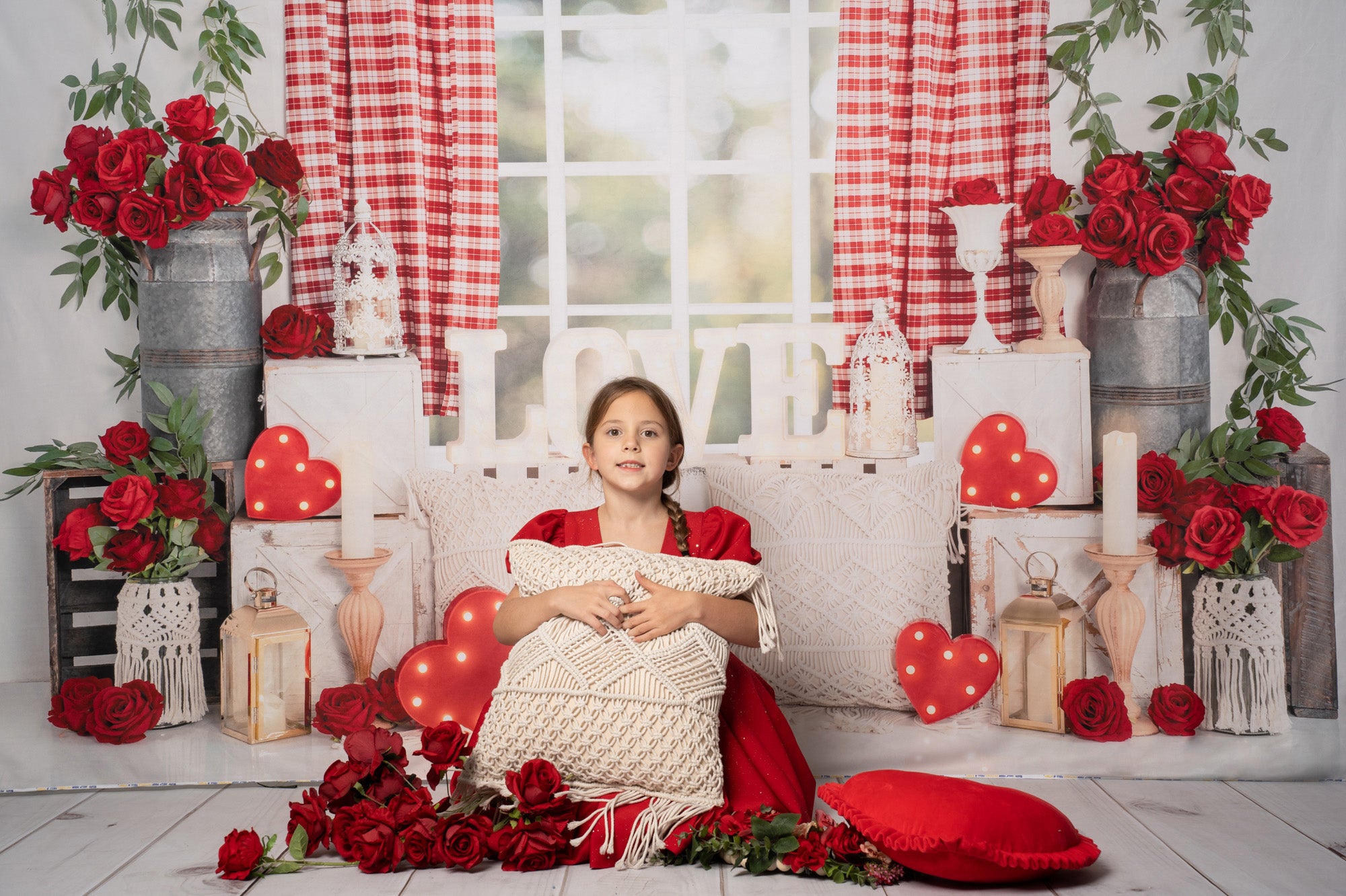 Fondo de ventana boho de rosas para el Día de San Valentín diseñado por Emetselch