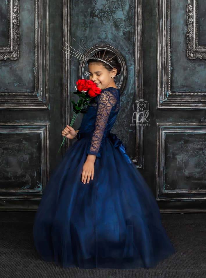 Kate Dark Blue Vintage Retro Wall Boudoir/wedding Backdrop Designed by Chain Photography - Kate Backdrop