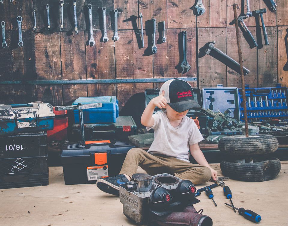 Kate Tool shelf against a table vintage garage backdrop for boy/Father's Day - Kate Backdrop