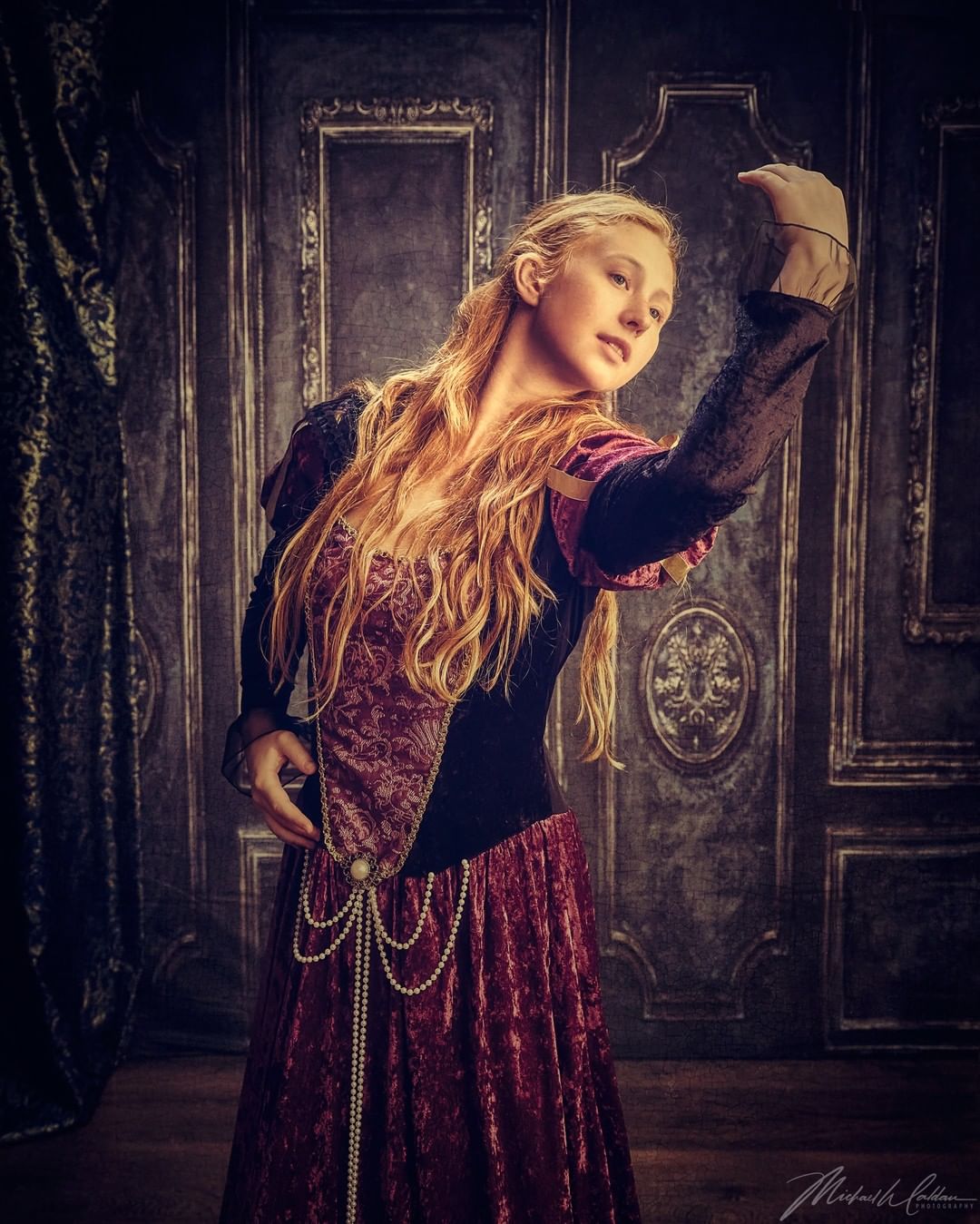 Kate Retro Deep Blue Wall Door Photography Backdrops Wedding - Kate Backdrop