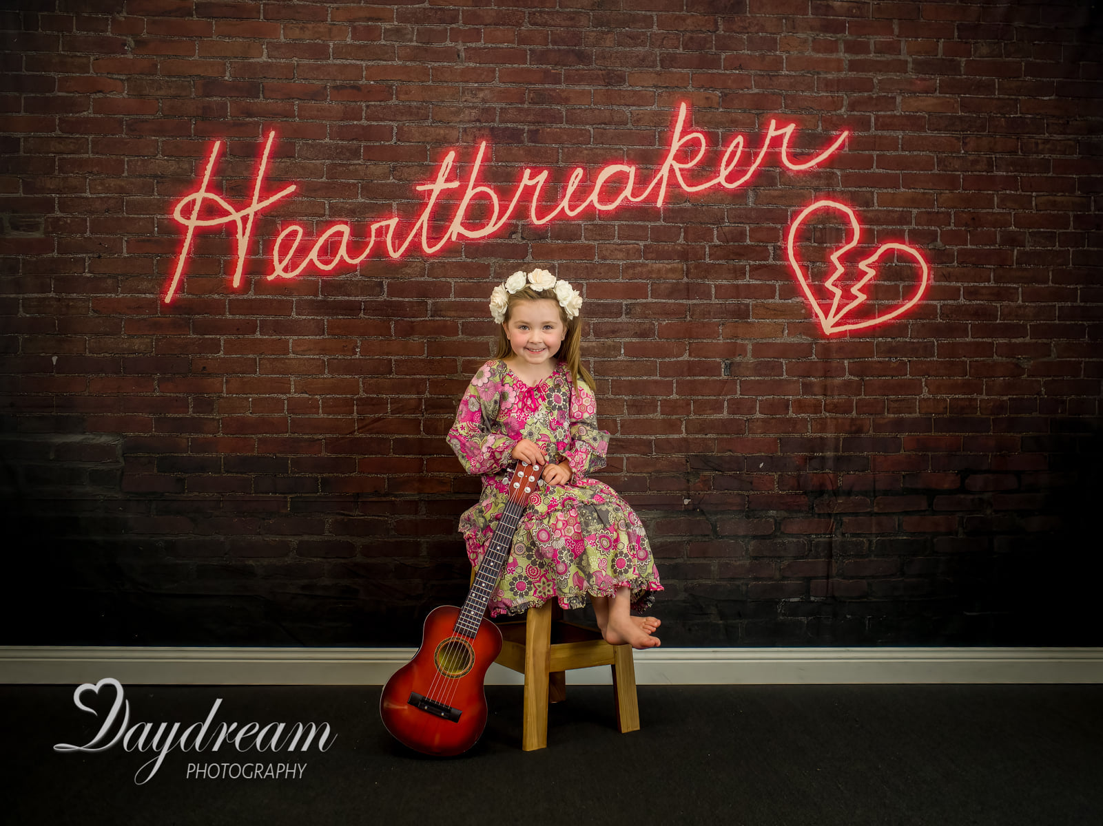Kate Heartbreaker Sign Backdrop Designed by Mandy Ringe Photography