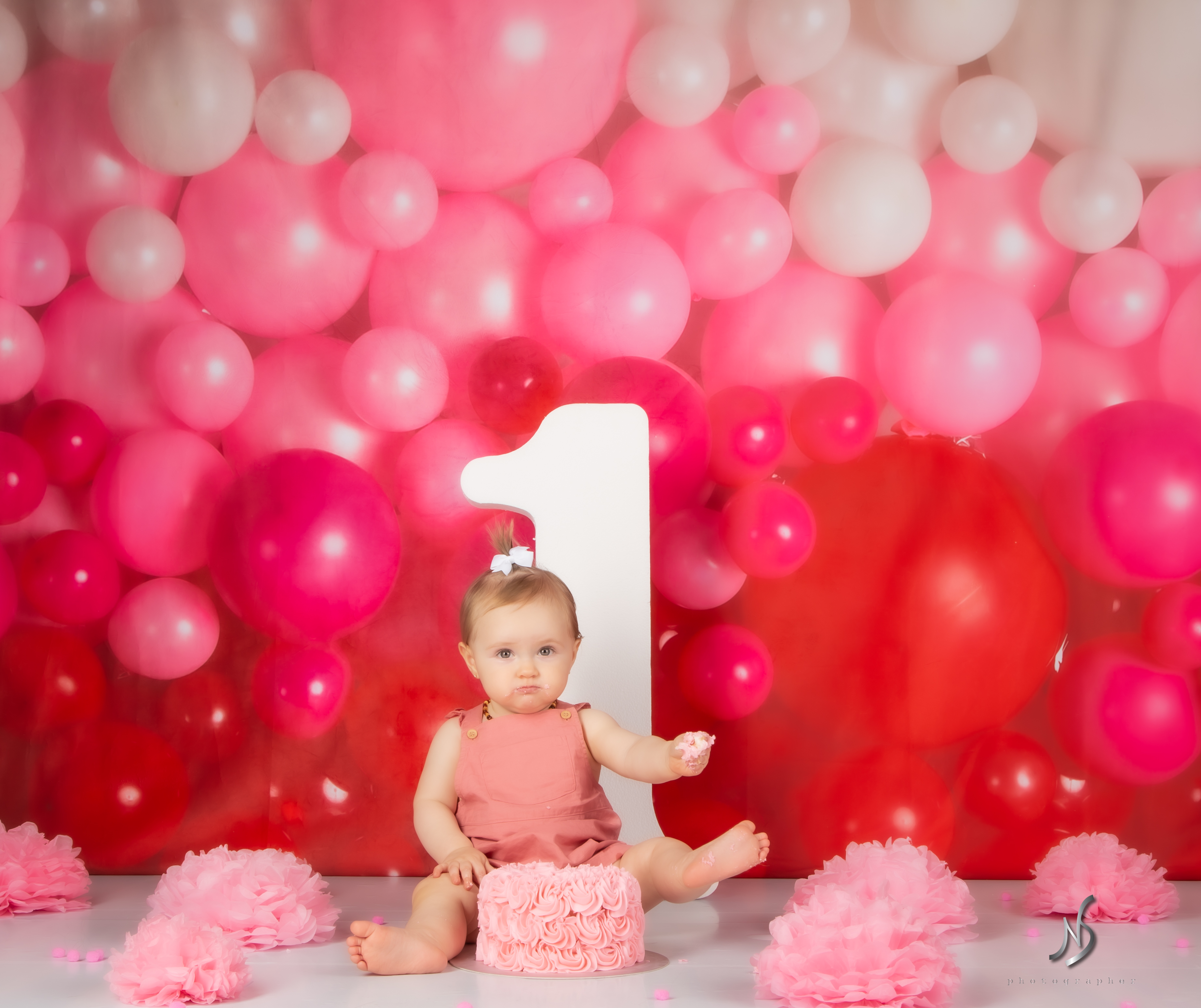 Kate Red Balloon Wall Birthday Cake Smash Party Backdrop for Photography Designed by Mandy Ringe Photography(Clearance US only)