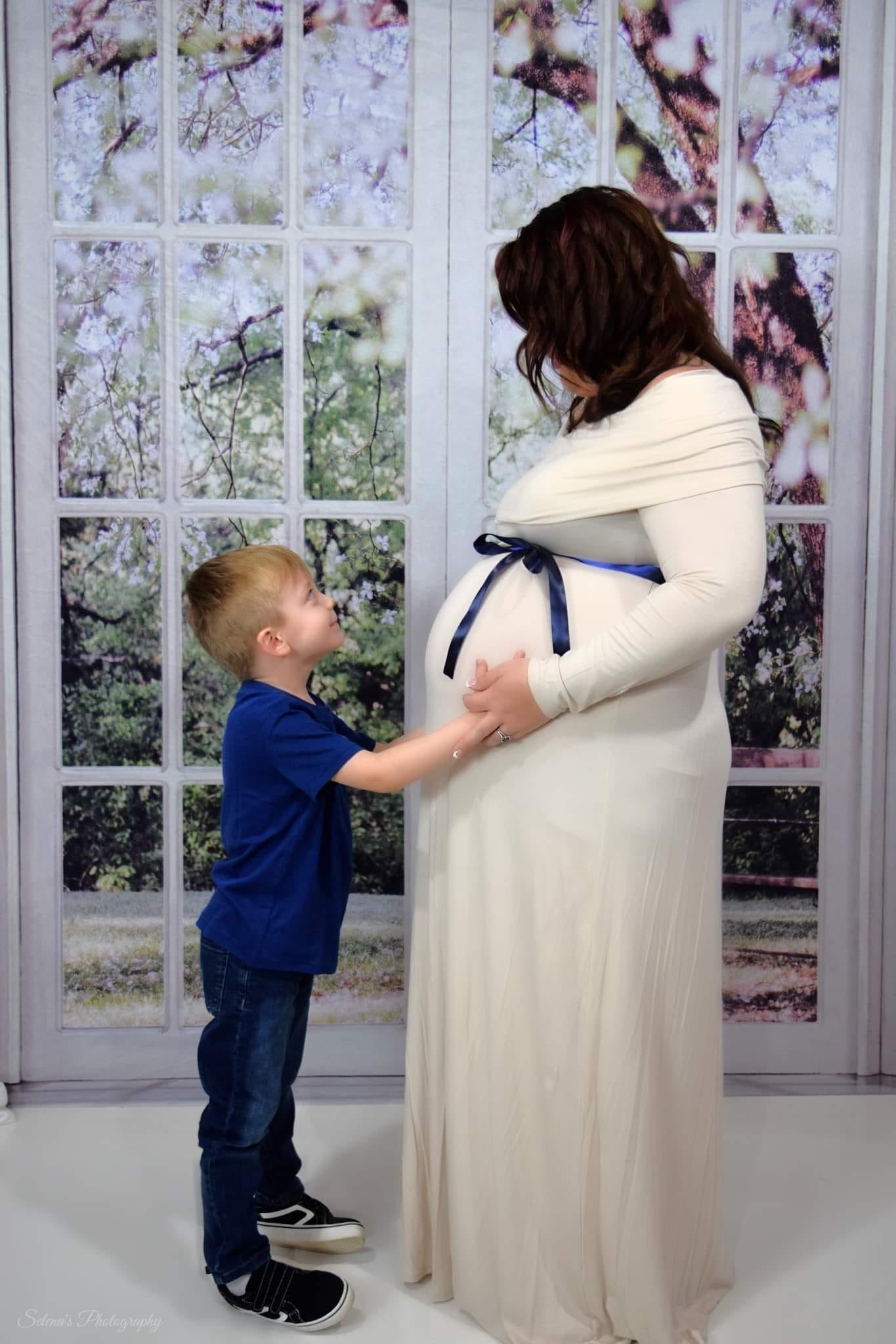 Lenteachtergrond buiten raam wit ontworpen door Chain Photography