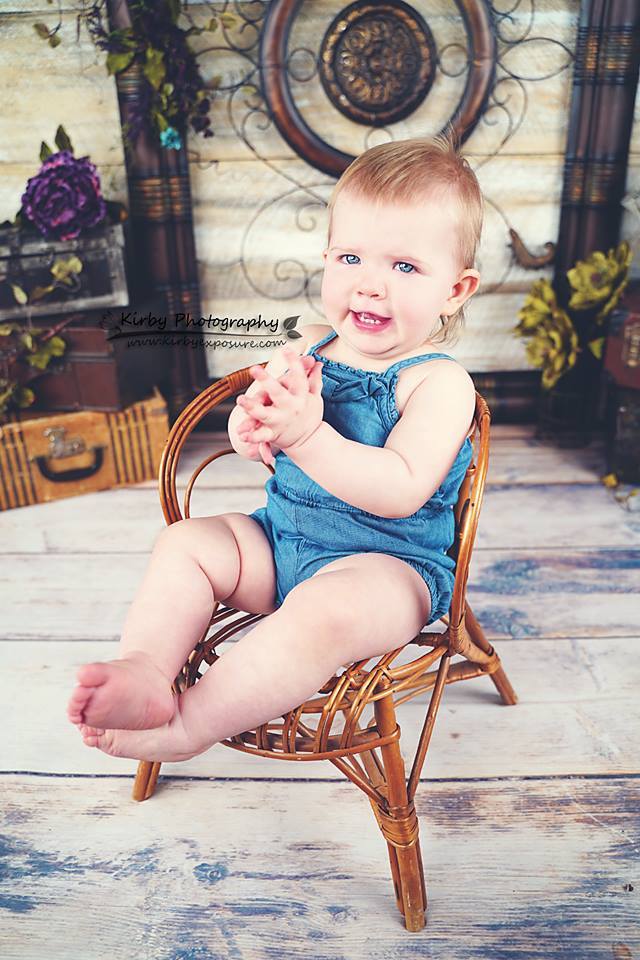 Katebackdrop£ºKate Vintage Floral Traveler Backdrop designed by Arica Kirby