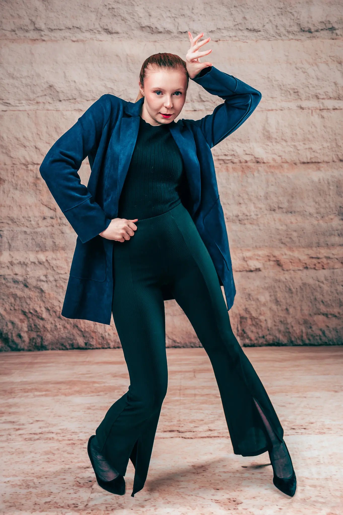 Kate Sweep Abstract Texture Beige Stone Wall and Floor Designed by Vertigo Productions