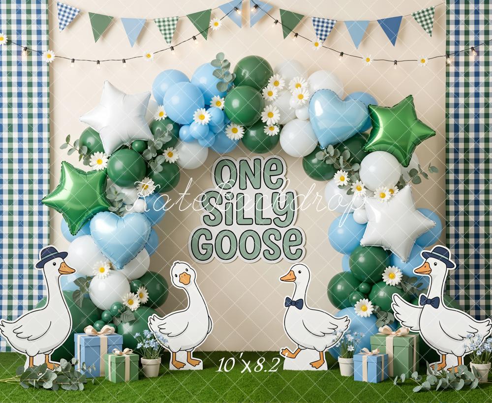 Kate Cake Smash Silly Goose Balloon Arch Green Plaid Daisy Backdrop Designed by Emetselch