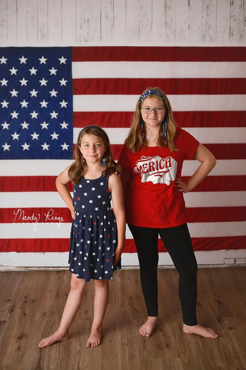 Fondo de madera blanca con bandera americana diseñado por Mandy Ringe Photography