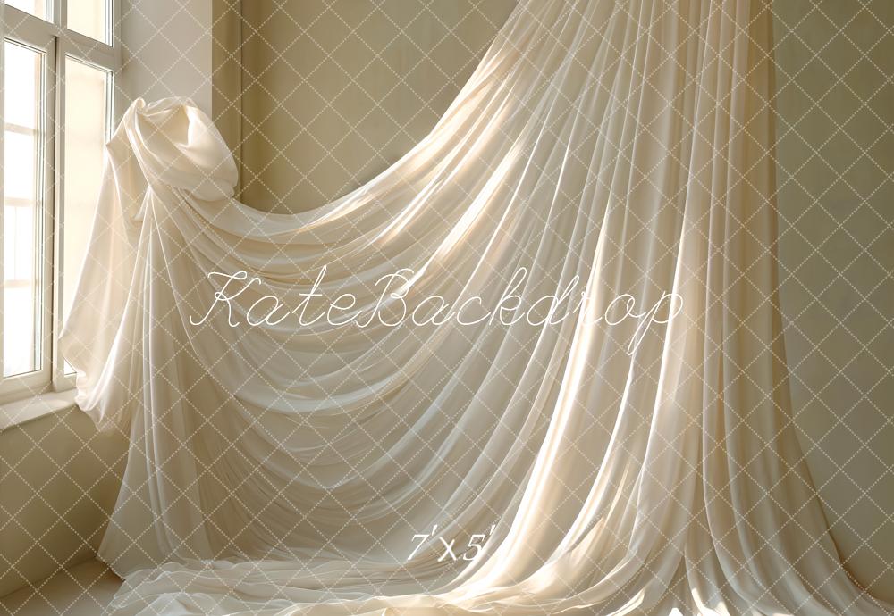 Fondo de Ventana de Tela Blanca Drapada Elegante Diseñado por Emetselch