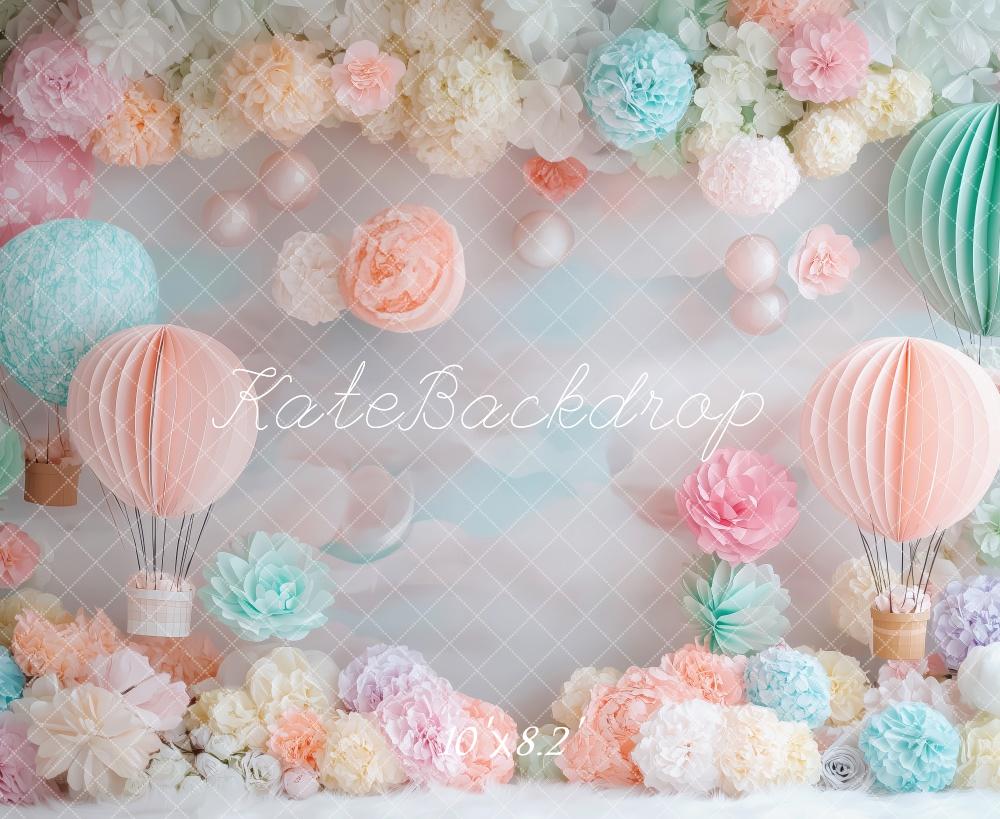 Fondo de globos de aire caliente pastel y flores diseñado por Patty Roberts