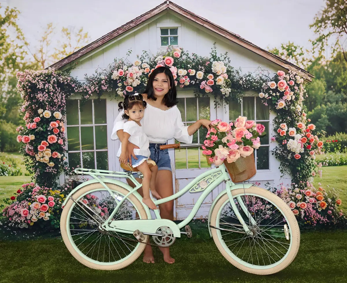 Arco de Flores de Primavera Cottage Blanco Diseñado por Emetselch