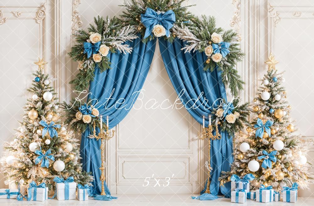 Kerstboom Blauwe Elegante Gordijnen Boog Foto Achtergrond Designed by Emetselch