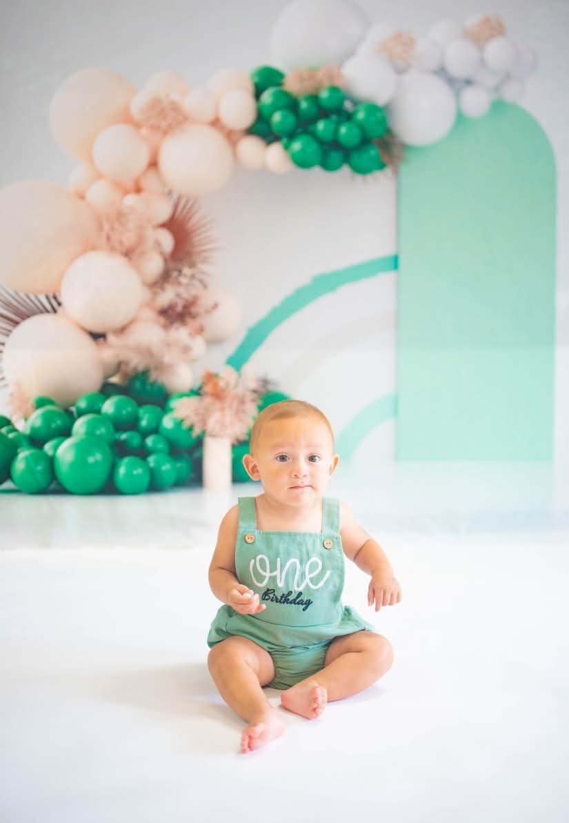 Kate Boho Balloons Backdrop Green Cake Smash Designed by Uta Mueller Photography