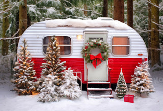 Kerst Red Camping Car met Sneeuwboom Achtergrond voor Fotografie
