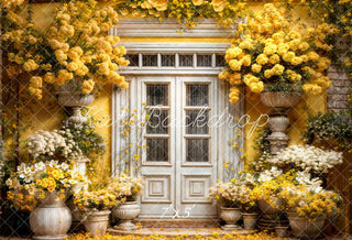 Fondo con puertas de madera y flores amarillas de primavera diseñado por Emetselch